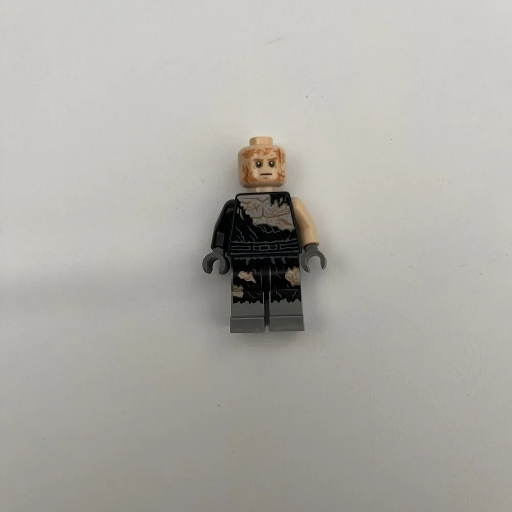Lego Star Wars Anakin Skywalker Transformation Process (Burnt) minifigure sw082